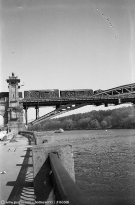11-066 + 50t Лужнецкий мост 1985.jpg