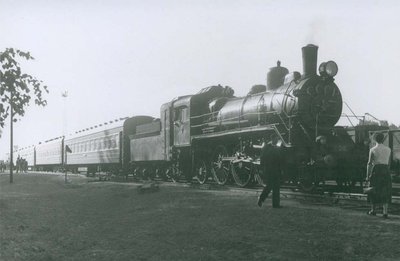 С-210 поезд Хельсинки-Ленинград-Москва, ст.Вайниккала июль 1957г..jpg