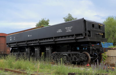 Шестиосный думпкар, модель 33-9908 (2ВС-105), станция Новокуйбышевская, Самарская обл.<br />Автор: Меланж | Фото сделано 12.VI.2014