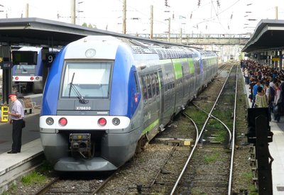 P1380511 Amien. Bombardier diesel train 19.9.14.JPG
