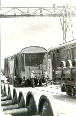 Ремонт вагона на территории ВЧД-13 примерно в конце 60-х