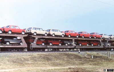 Вагон для перевозки легковых автомобилей, перегон Чиекуркалнс - Югла, Рига, Латвия<br />Автор: Алтбергс Т. | Фото сделано 1984 г
