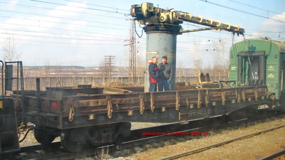 Платформа 19961465, с краном, ст Пермь-1_01.JPG