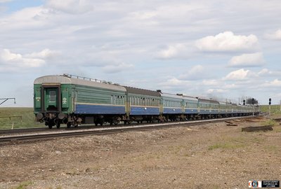 Поезд №376 Москва - Воркута выходит со ст. Чум, Коми<br />Автор: Баландин Д. | Фото сделано 6.VII.2008