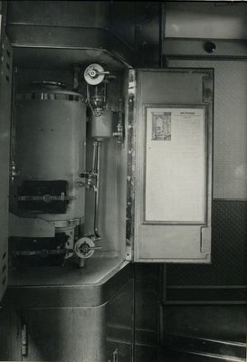 кипятильник Титан в вагоне поезда Красная стрела, 1954 год.jpg