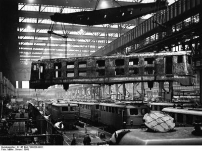 Bundesarchiv_B_145_Bild-F009230-0011,_Essen,_Firma_Krupp,_Lokomotivbau[1].jpg