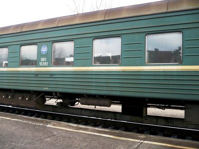 Вагон 001 35392. Один из вагонов поезда Новгород — Луга — Псков 9 февраля 2008 года.