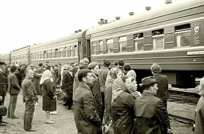 Проводы призывников. Гродно, Белоруссия, 1973. Автор: Тимофей Шарамов.