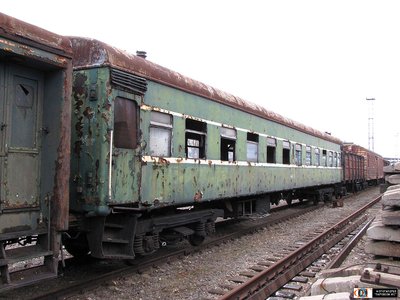 Гладкобортный пассажирский вагон на территории ПМС Илларионово, Днепропетровская обл.<br />Автор: SERЖ | Фото сделано 25.XII.2011