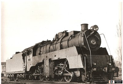 Теплопаоровоз 8001, Луганск, 1948 год.jpg