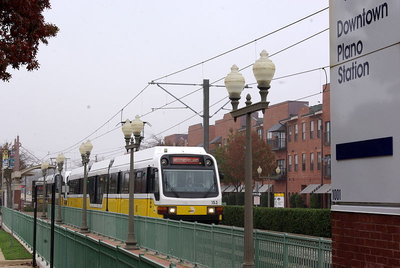 800px-DART_Downtown_Plano_Station_2009-11-23.JPG