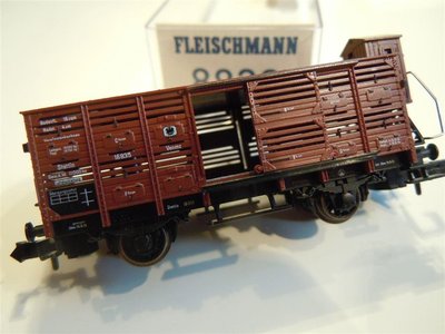 C111 Fleischmann 8830.jpg