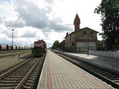 Вокзал с перона.