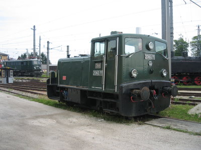 DH200 B28