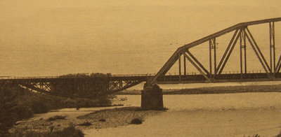 Shukhov_railway_bridge_over_Ashe_river_near_Sochi.jpg