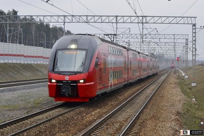 Электропоезд ЭШ2-004 на перегоне Кунцево-I - Одинцово.jpg