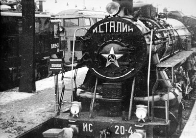 ВЛ19-13 ИС20-4 Москва 1934.jpg