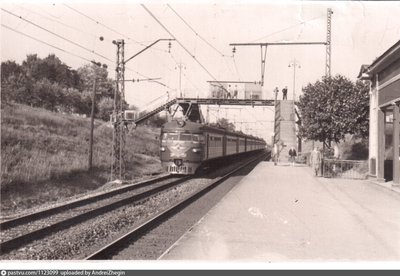 ЭР1-151 пл. Пионерская Смоленск.направл. лето 1963.jpg