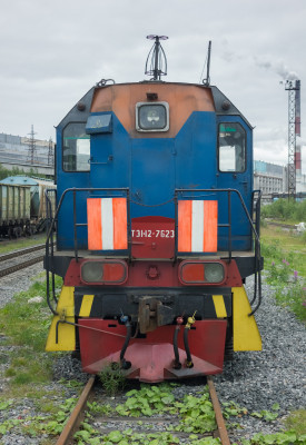 ТЭМ2-7623 (зад).jpg