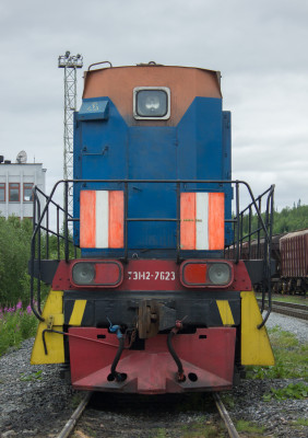 ТЭМ2-7623 (перед).jpg