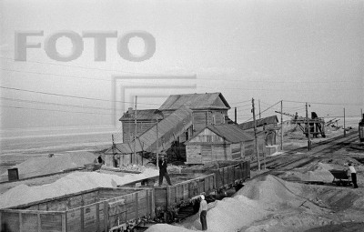 Погрузка соли в 2-х осные полувагоны