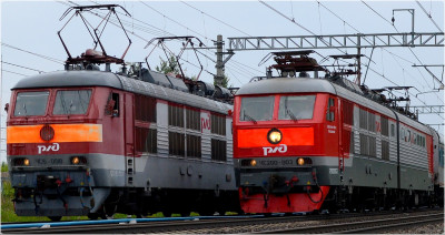 ЧС6-006 #175  3м пути ЧС200-003 #747 НЭ Подсолнечная 18 июля 2021 ьт.jpg