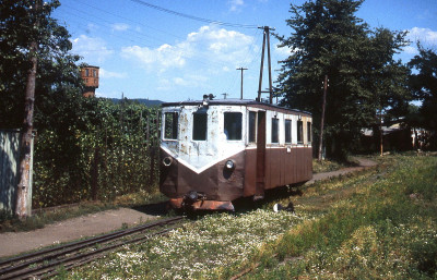 ein-triebwagen-waldbahn-ust-tschorna-sommer-818796.jpg