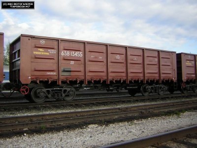 Новенький полувагон (построен 03.V.2005) { Pristine gondola car (built on 03.V.2005) }, ст. Инта-I { Inta-I station }, Россия/Коми<br />Автор: Солодов А. | Фото сделано 30.V.2005, опубликовано 27.VI.2005.