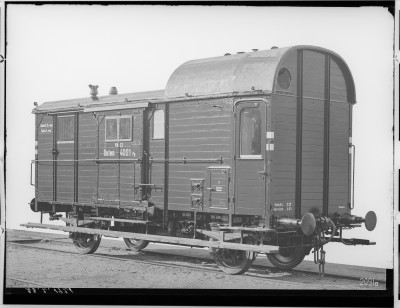 fotografie-zweiachsiger-zugfuehrerwagen-andere-ansicht-1921-13882.jpg