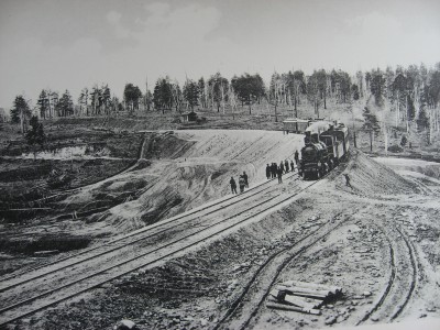 Паровоз Вк-526. 2572 верста. Новая насыпь под два пути. 1910 год.