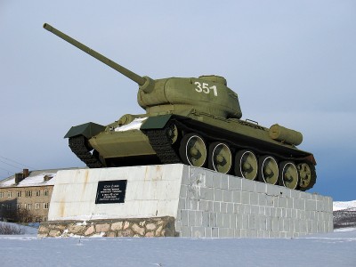 T-34-85_Pechenga_2009_Krit.jpg