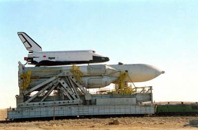 M.Buran muvement to launch pad ....jpg