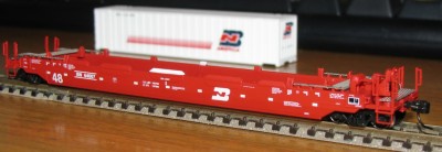 48' Gunderson Husky Stack Well Car, дорога Burlington Nothern. Производитель модели Athearn.