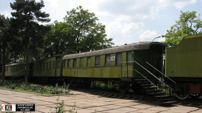 Ретро-вагоны в составе поезда-музея, ст. Бендеры-I, Молдавия<br /> Автор: Игорь | Фото сделано 26.V.2007, опубликовано 16.IX.2007.