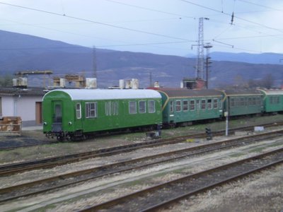 A_mail_narrow_gauge_car_on_railway_station_Septemvri.jpg