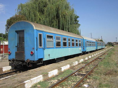 A_modernizied_blue_narrow_gauge_passenger_cars_25_08_2011.jpg