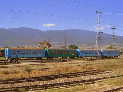 A_narrow_gauge_blue_passenger_cars_standing_in_22_08_2010.jpg