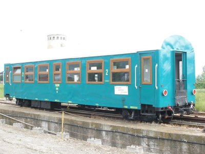 A_modernisied_second_class_passenger_car_for_760_mm.jpg