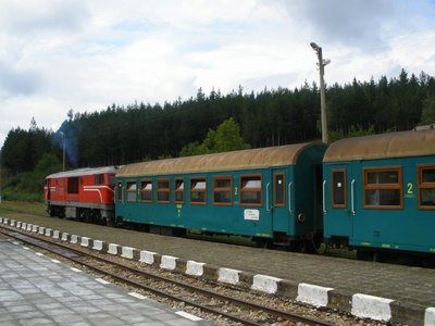 A_second_class_narrow_gauge_passenger_cars_12_08_2009.jpg