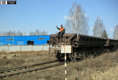 Составитель на переднем думпкаре, г. Берёзовский, Россия/Свердловская обл.<br />Автор: IAGSoft | Фото сделано 7.IV.2007, опубликовано 11.IV.2007.