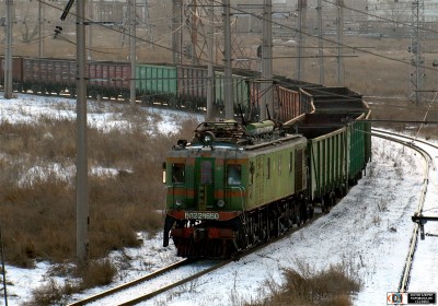 ВЛ22М-1650 с грузовым поездом, Челябинский металлургический комбинат.jpg