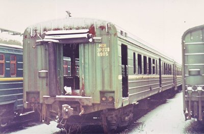 ЭР22в-69, вагон 05. Московская область, депо Апрелевка, январь 2002 г. Фото: Белкин Андрей.