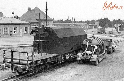 Вагон с жидким кислородом и заправщик жидкого кислорода ФАУ-2, Знаменск 1945-47.jpg