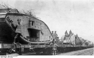 Bundesarchiv_Bild_183-P1013-313,_Westfront,_erbeutete_englische_Tanks.jpg