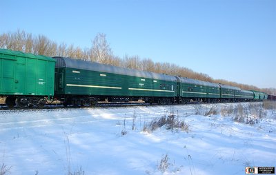 Багажные вагоны в составе грузового поезда, перегон Присады - Дедилово, Тульская область (26.01.2014).jpg