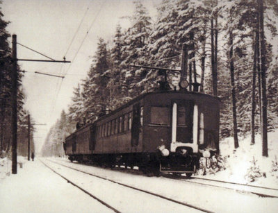 Обкатка первого электропоезда на перегоне Мартышкино-Ораниенбаум, 1933 г.