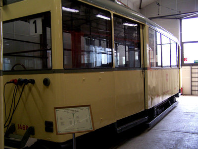 1280px-I-Beiwagen_Schwanheim_01052009.JPG