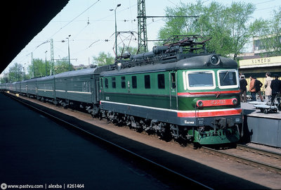 ЧС2-941 Ярославский вокзал 1986.jpg