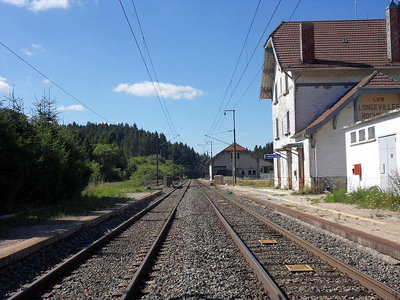 800px-Gare_des_Longevilles-Rochejean.JPG