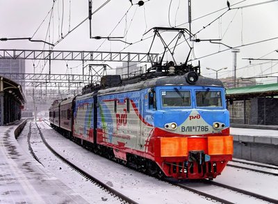 СПЛ-ВЛ11м-178 и &quot;Интеграл&quot; на Курском вокзале Мск<br />[i]фото не моё[/i]